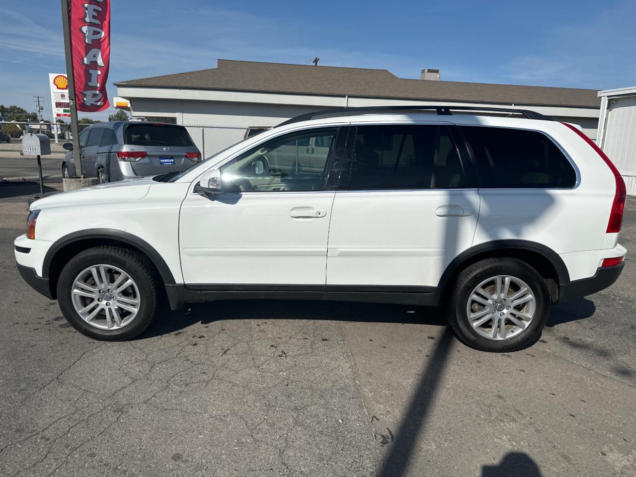 Volvo XC90 AWD 4dr I6 2010