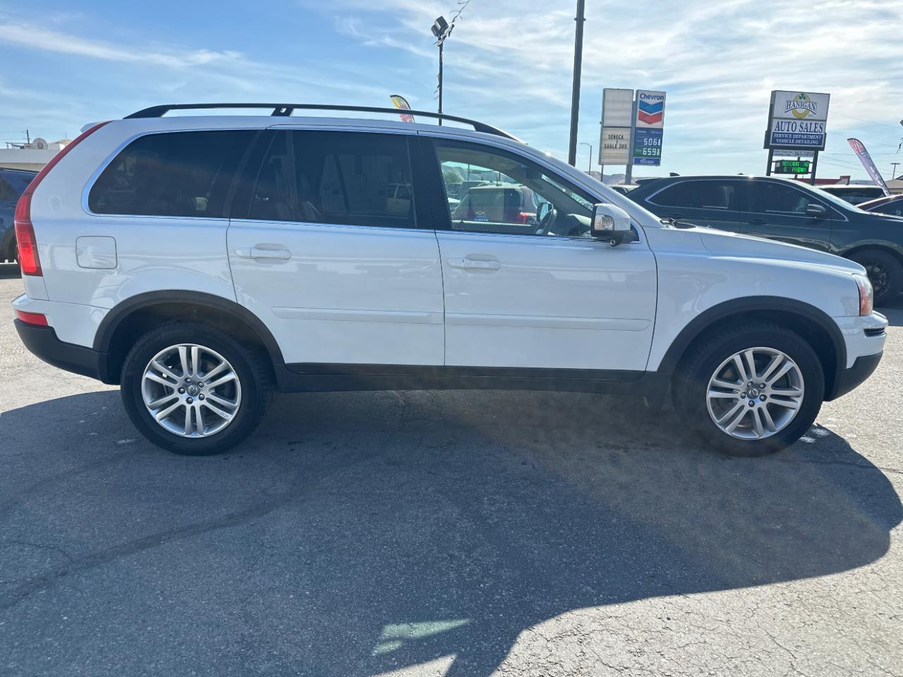 Volvo XC90 AWD 4dr I6 2010