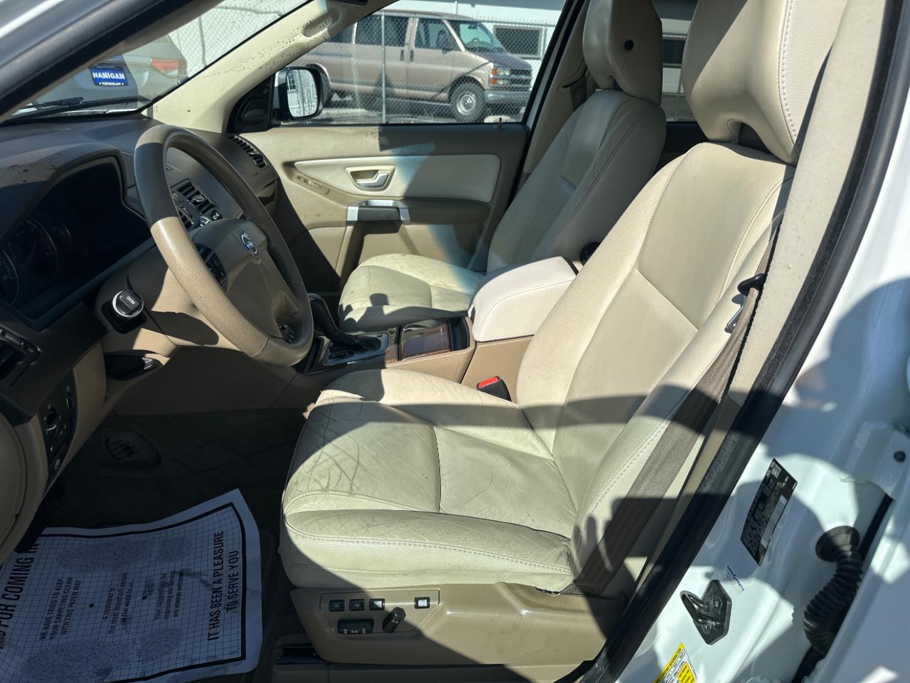 Volvo XC90 AWD 4dr I6 2010
