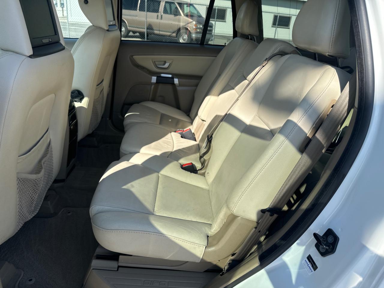 Volvo XC90 AWD 4dr I6 2010