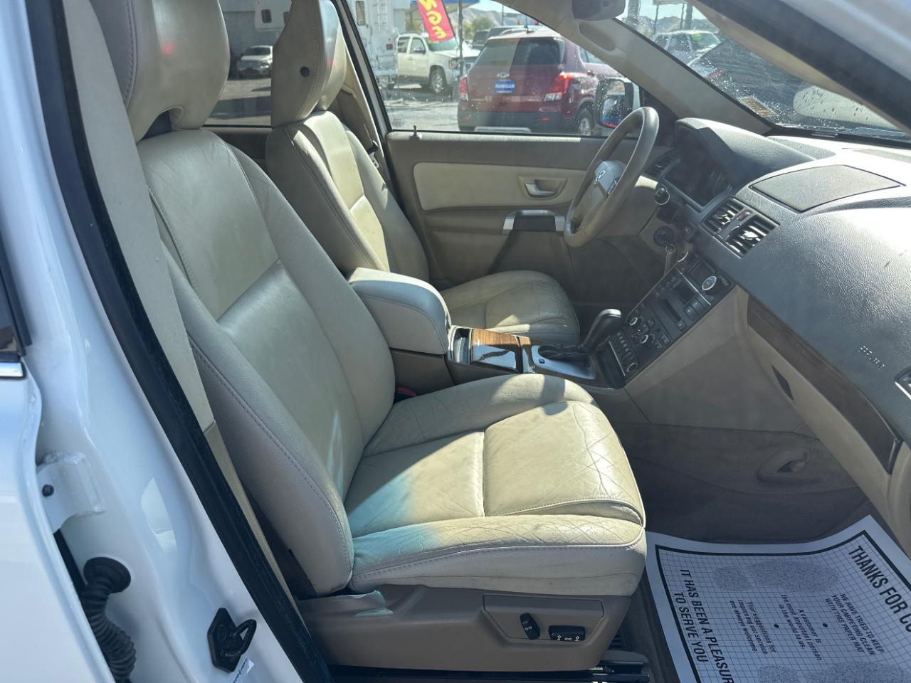 Volvo XC90 AWD 4dr I6 2010