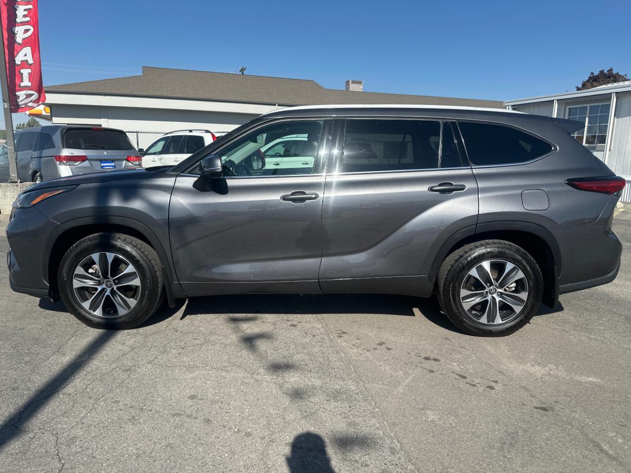Toyota Highlander XLE AWD (Natl) 2022
