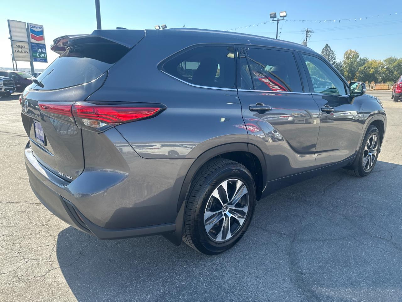 Toyota Highlander XLE AWD (Natl) 2022