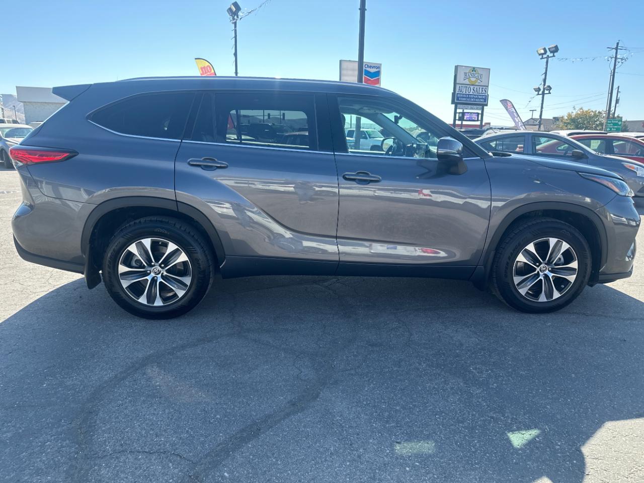 Toyota Highlander XLE AWD (Natl) 2022