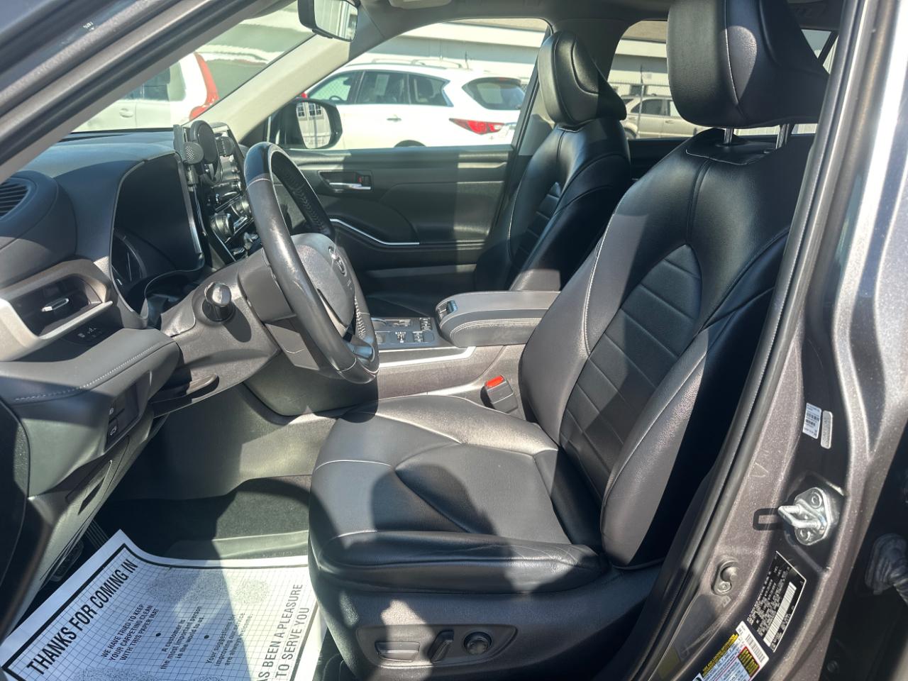 Toyota Highlander XLE AWD (Natl) 2022