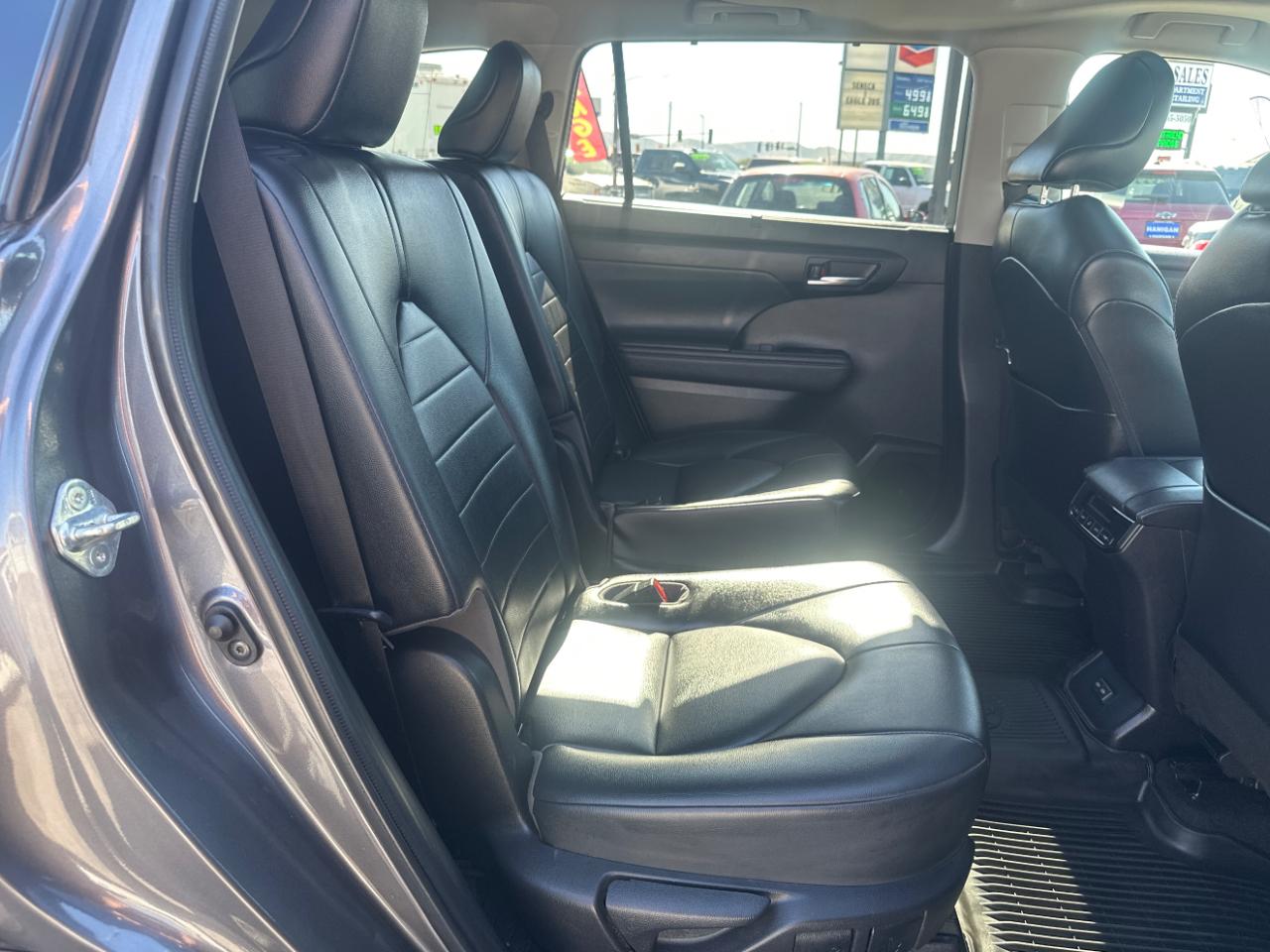 Toyota Highlander XLE AWD (Natl) 2022