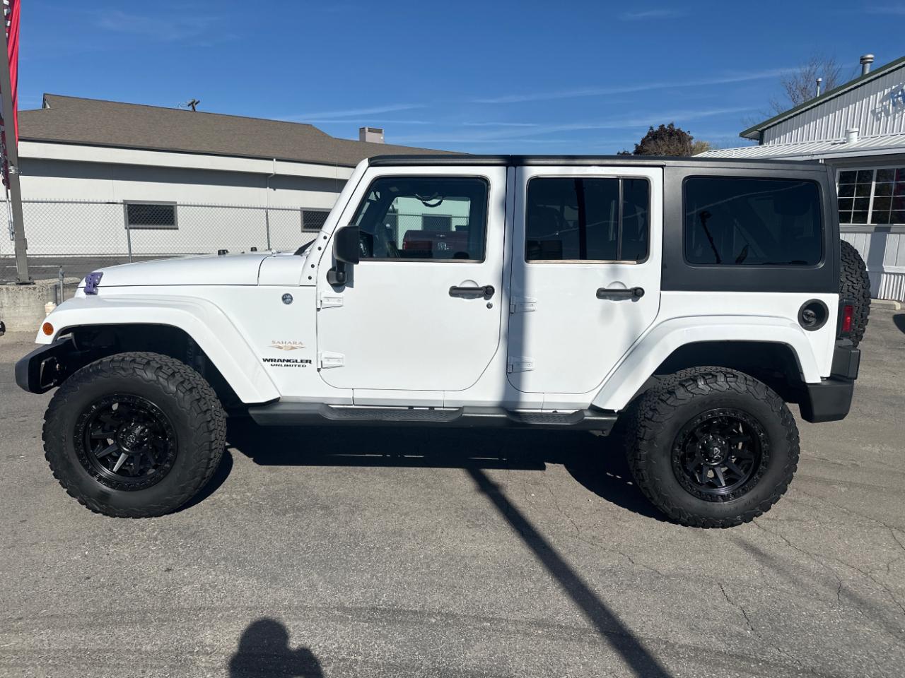 Jeep Wrangler Unlimited 4WD 4dr Sahara 2014