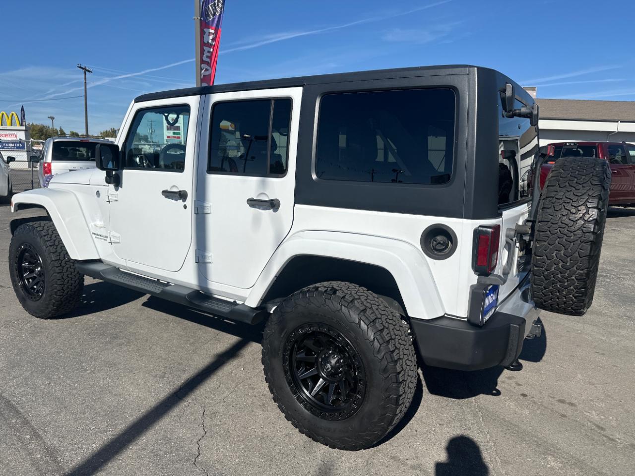 Jeep Wrangler Unlimited 4WD 4dr Sahara 2014