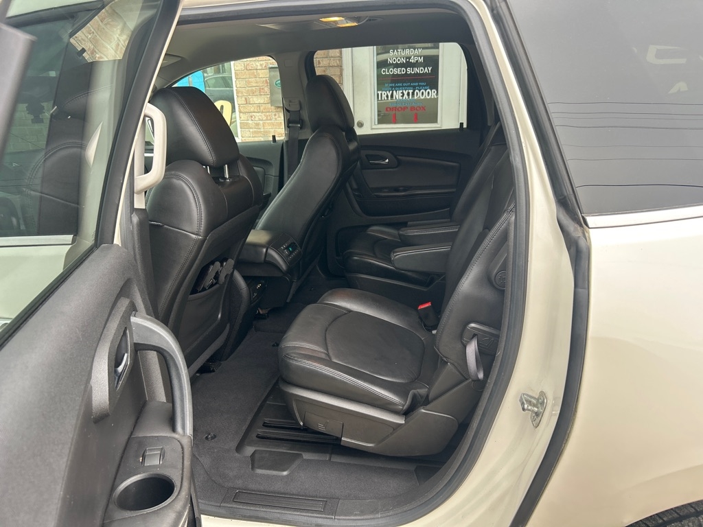 Chevrolet Traverse 2LT FWD 2011