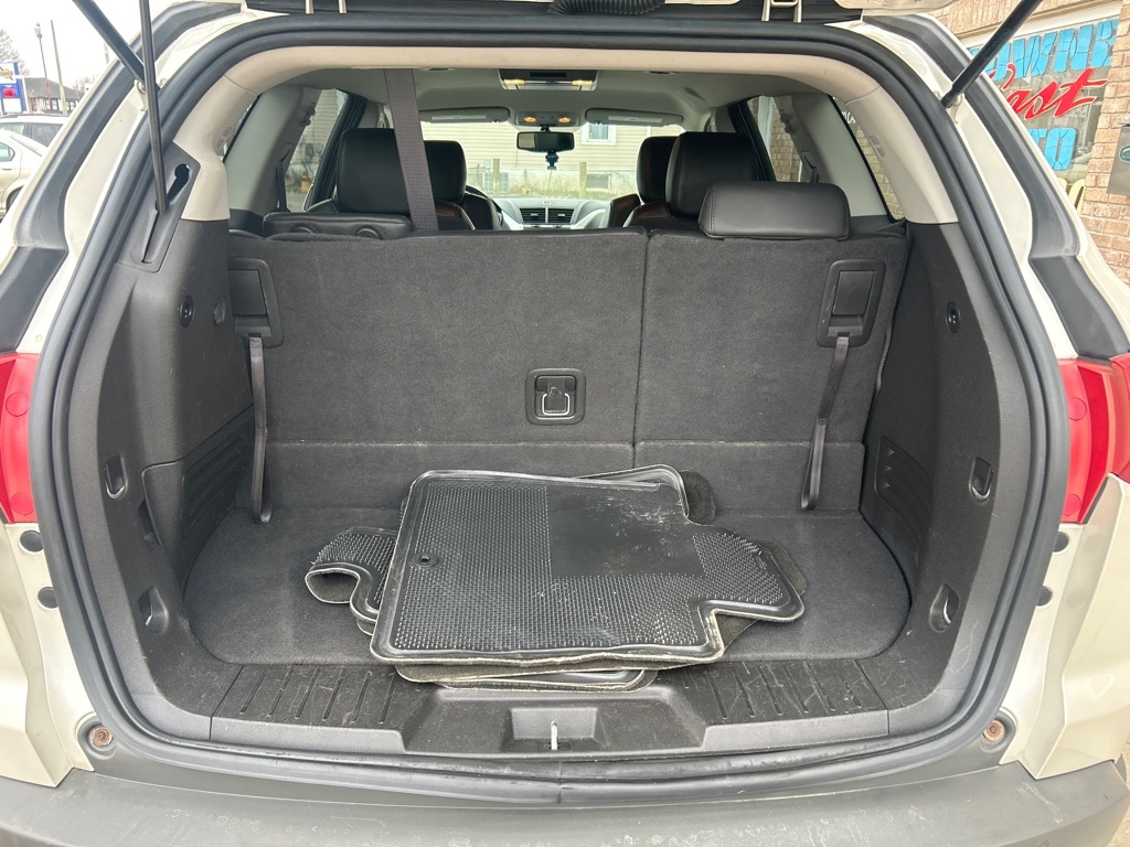 Chevrolet Traverse 2LT FWD 2011