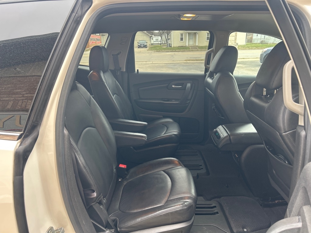 Chevrolet Traverse 2LT FWD 2011