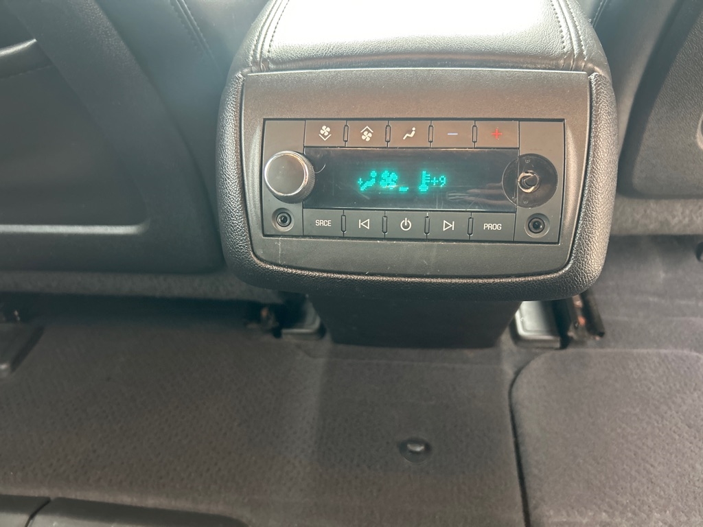 Chevrolet Traverse 2LT FWD 2011