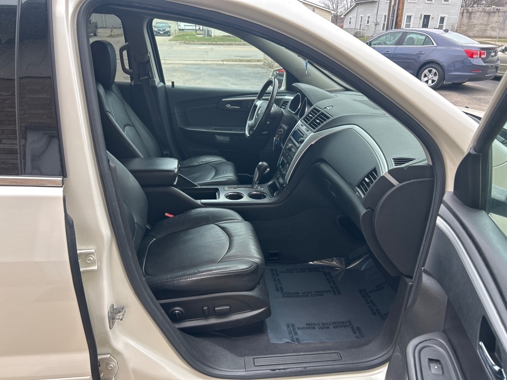 Chevrolet Traverse 2LT FWD 2011