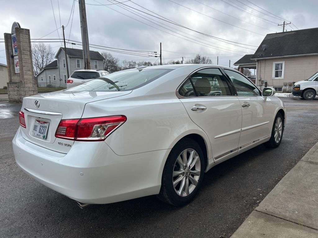 Lexus ES 350 Sedan 2012