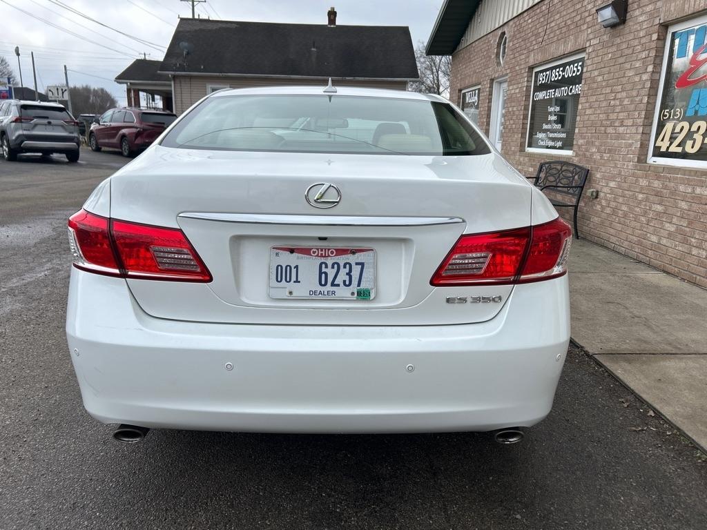 Lexus ES 350 Sedan 2012