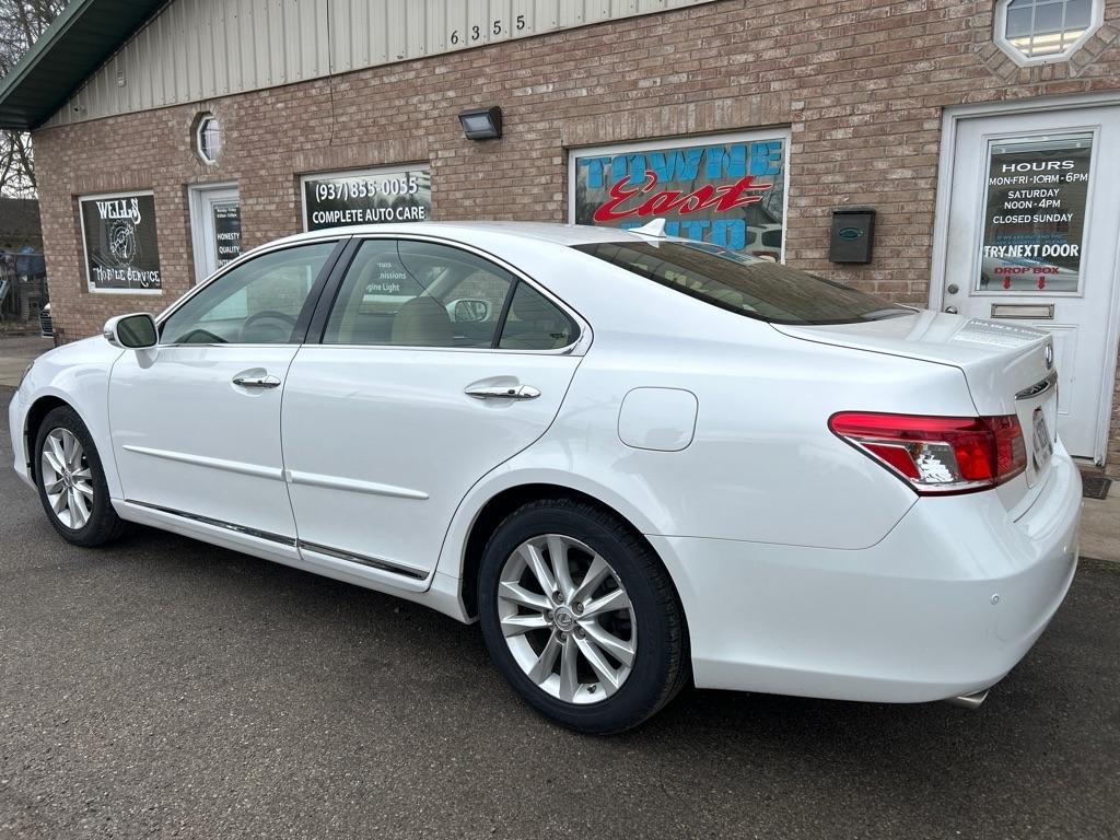 Lexus ES 350 Sedan 2012