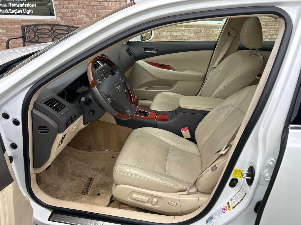 Lexus ES 350 Sedan 2012