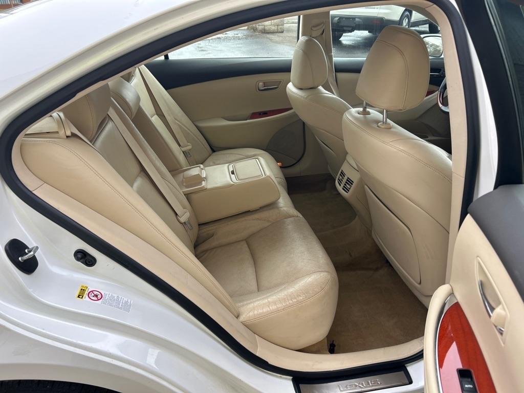 Lexus ES 350 Sedan 2012