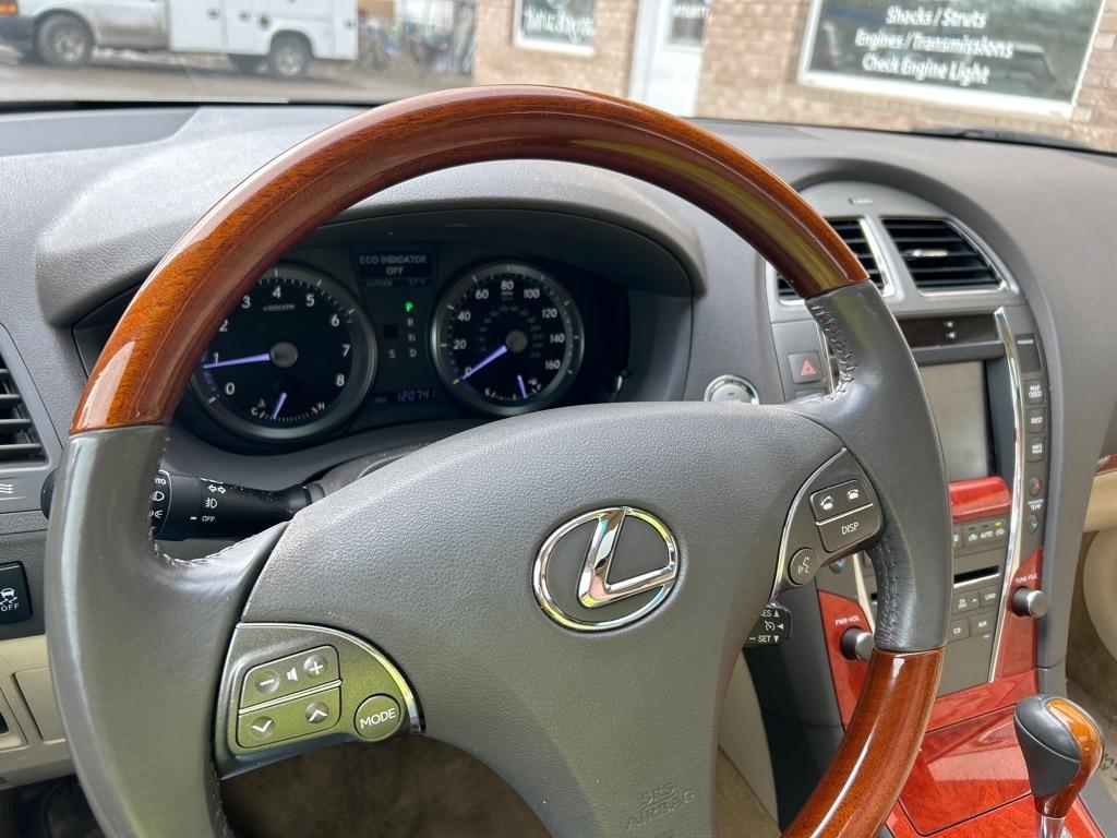 Lexus ES 350 Sedan 2012