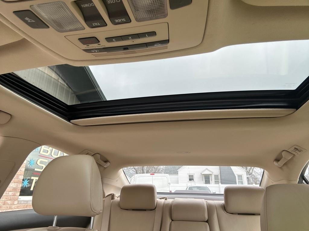 Lexus ES 350 Sedan 2012