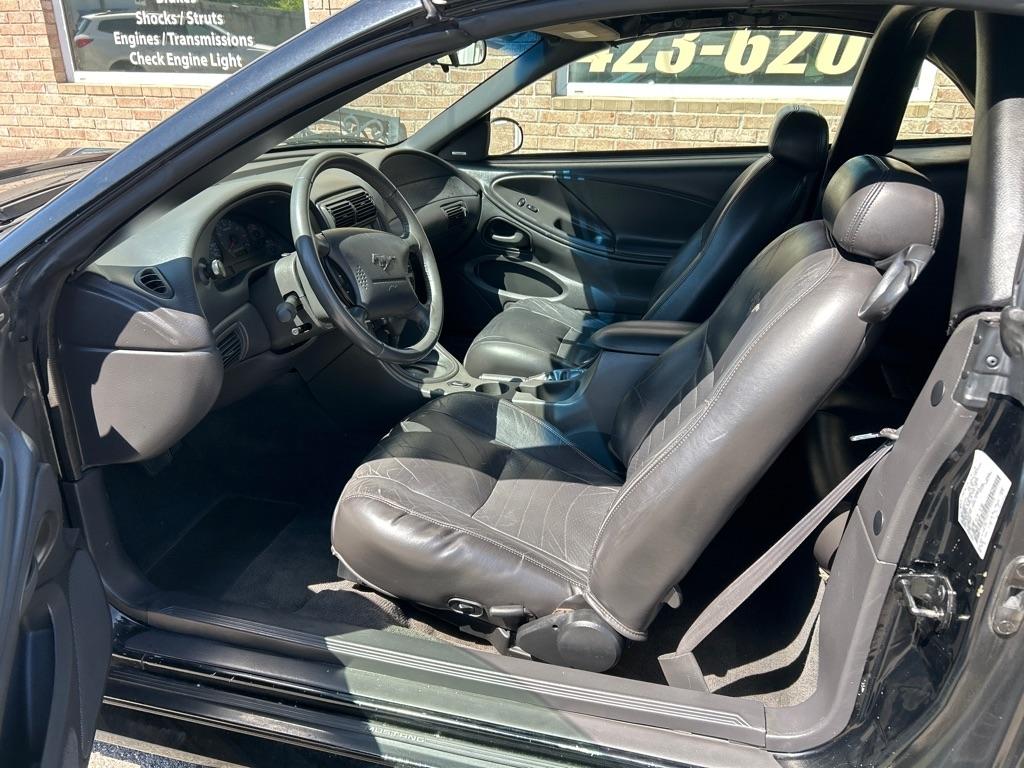 Ford Mustang GT Deluxe Convertible 2002