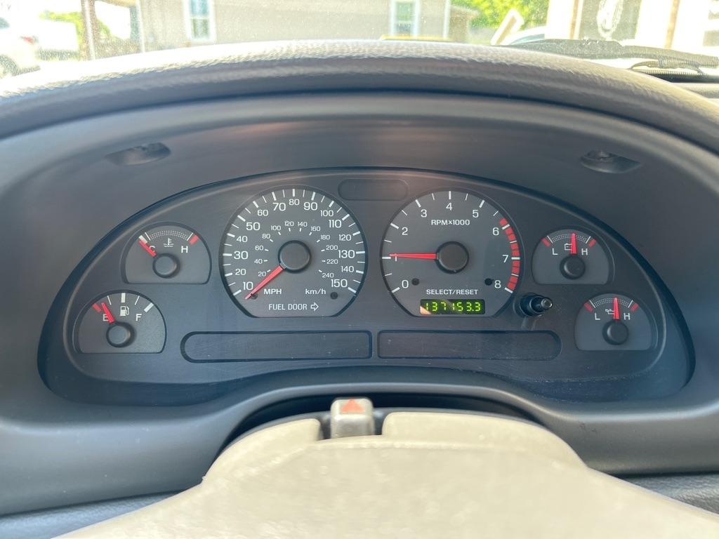 Ford Mustang GT Deluxe Convertible 2002