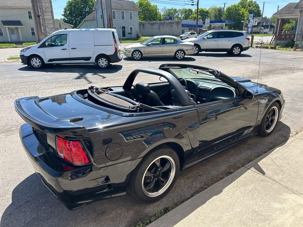 Ford Mustang GT Deluxe Convertible 2002