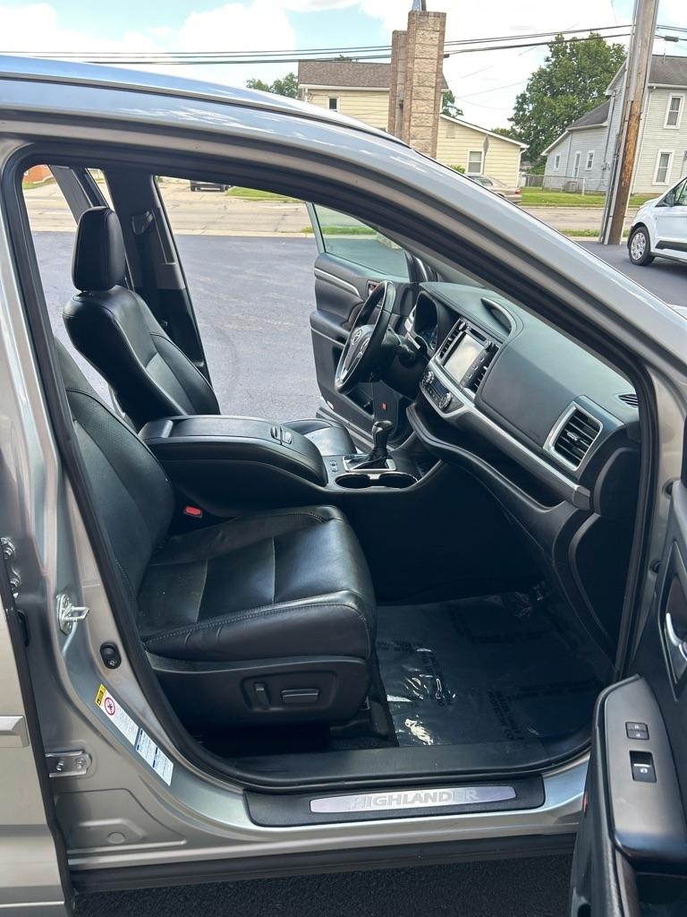 Toyota Highlander Limited AWD V6 2019