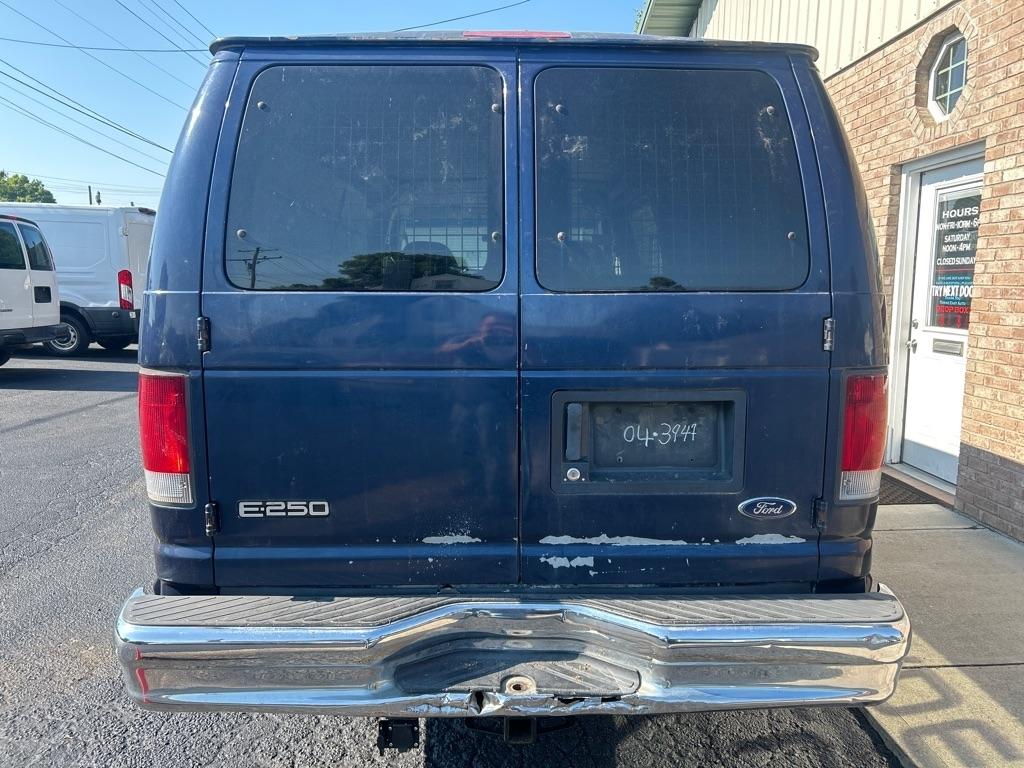Ford Econoline E-250 Extended 2004