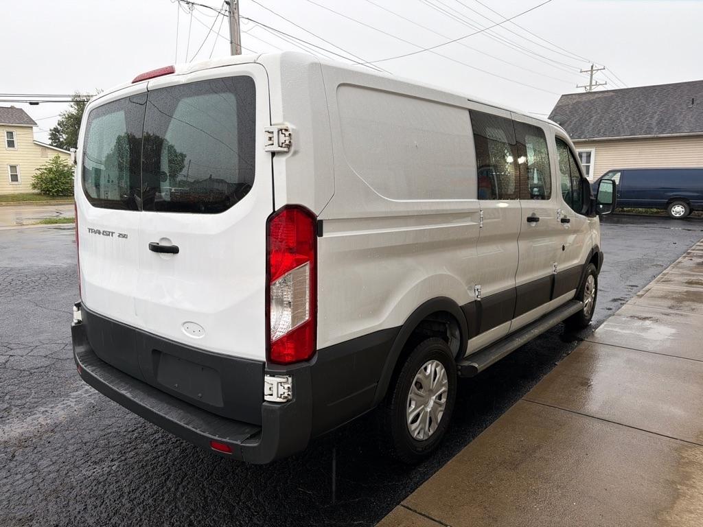 Ford Transit 250 Van Low Roof 60/40 Pass.130-in. WB 2018