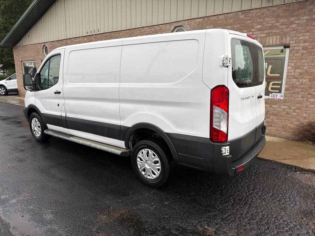 Ford Transit 250 Van Low Roof 60/40 Pass.130-in. WB 2018