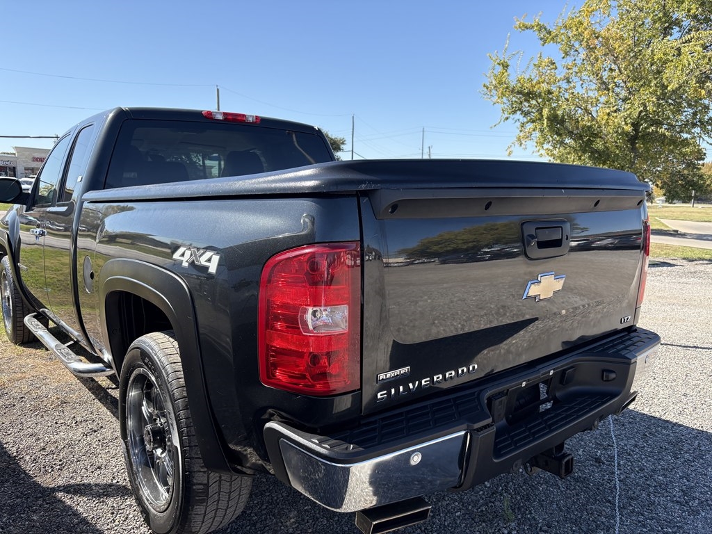 Chevrolet Silverado 1500 LTZ Extended Cab 4WD 2010