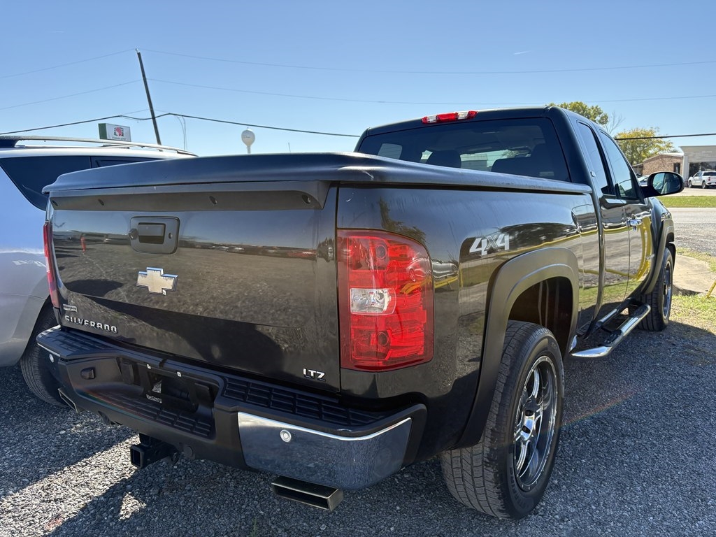 Chevrolet Silverado 1500 LTZ Extended Cab 4WD 2010