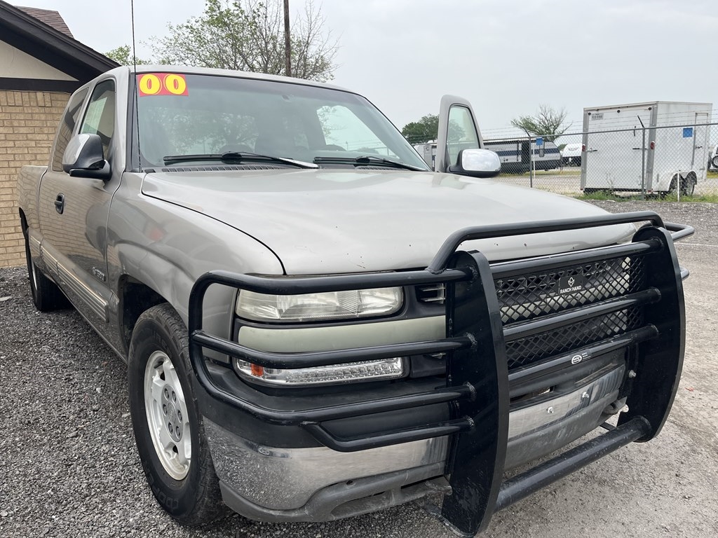2000 Chevrolet Silverado 1500 LS Ext. Cab 3-Door Long Bed 2WD