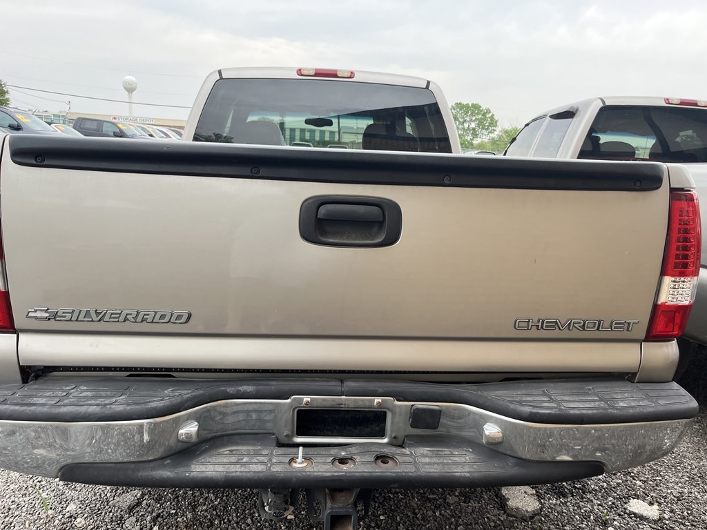 Chevrolet Silverado 1500 LS Ext. Cab 3-Door Long Bed 2WD 2000