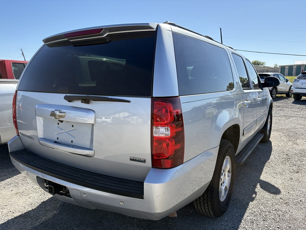 Chevrolet Suburban LT 1500 2WD 2010