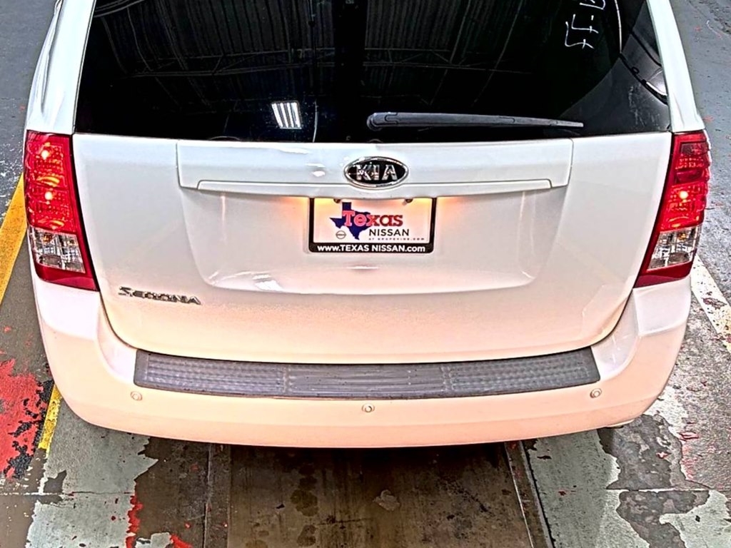 Kia Sedona LX LWB 2011