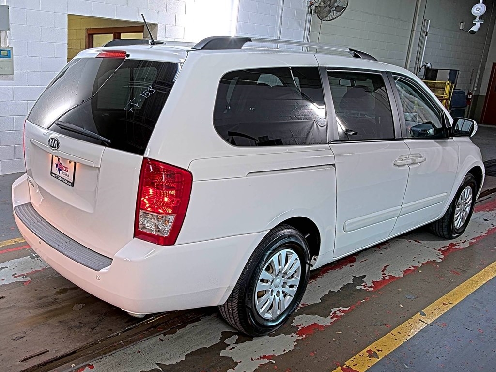 Kia Sedona LX LWB 2011