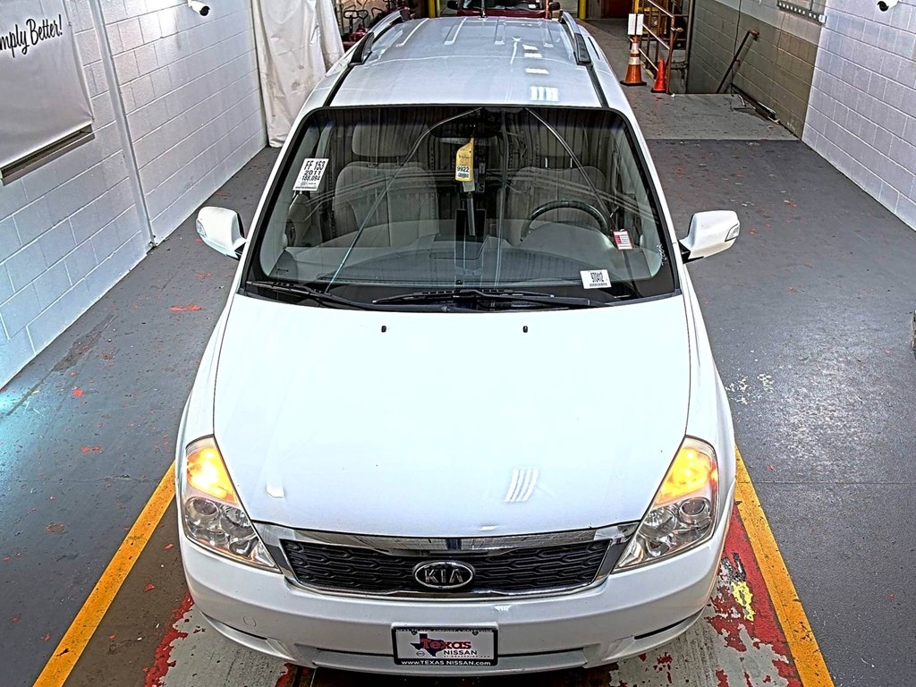 Kia Sedona LX LWB 2011