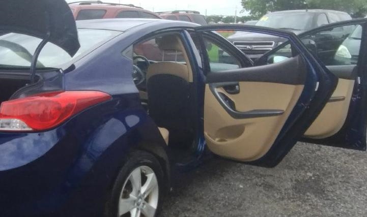 Hyundai Elantra GLS M/T 2013