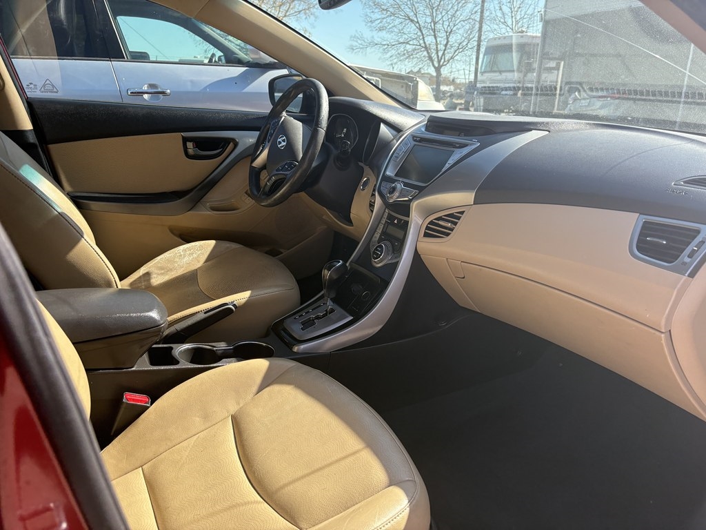 Hyundai Elantra GLS M/T 2013