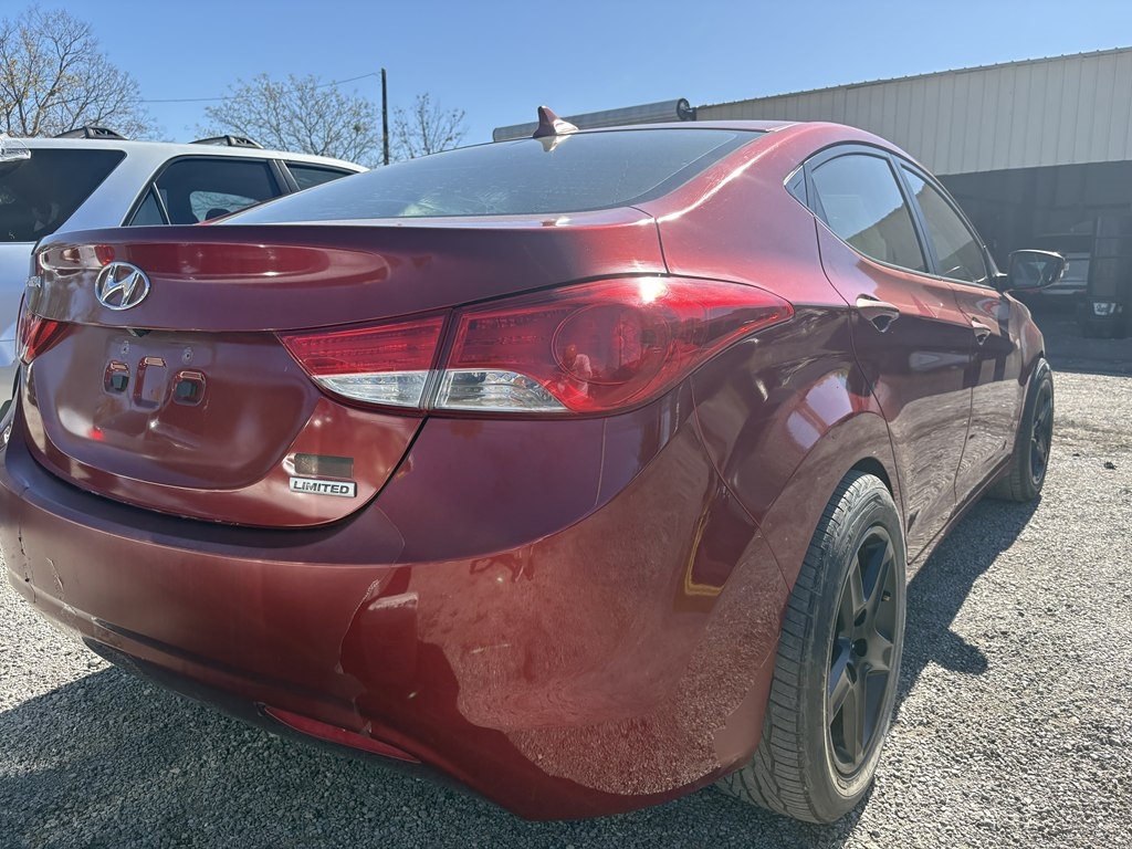 Hyundai Elantra GLS M/T 2013