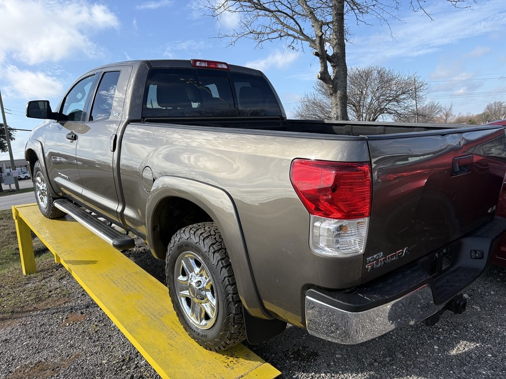 Toyota Tundra Tundra-Grade Double Cab 4.6L 4WD 2011