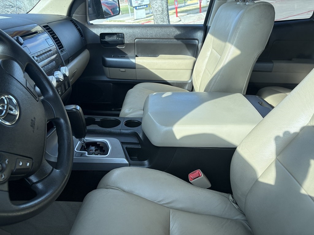 Toyota Tundra Tundra-Grade Double Cab 4.6L 4WD 2011