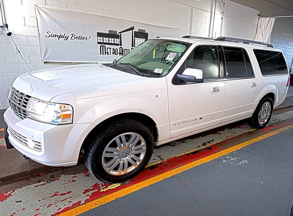 Lincoln Navigator L 2WD 2013