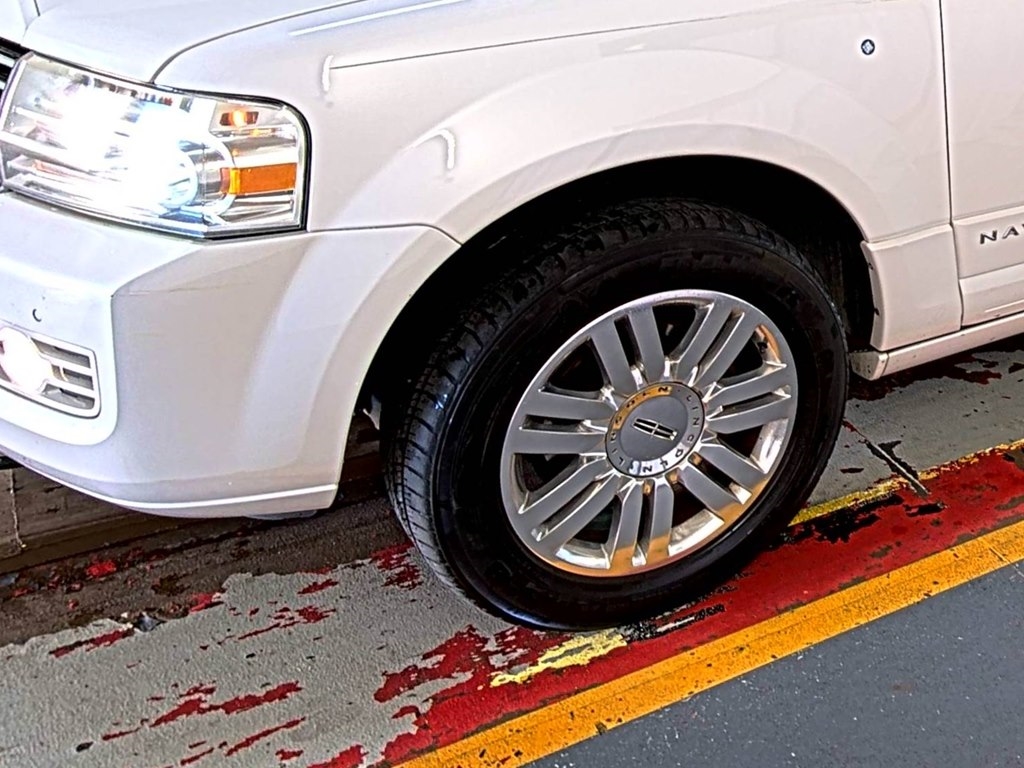 Lincoln Navigator L 2WD 2013