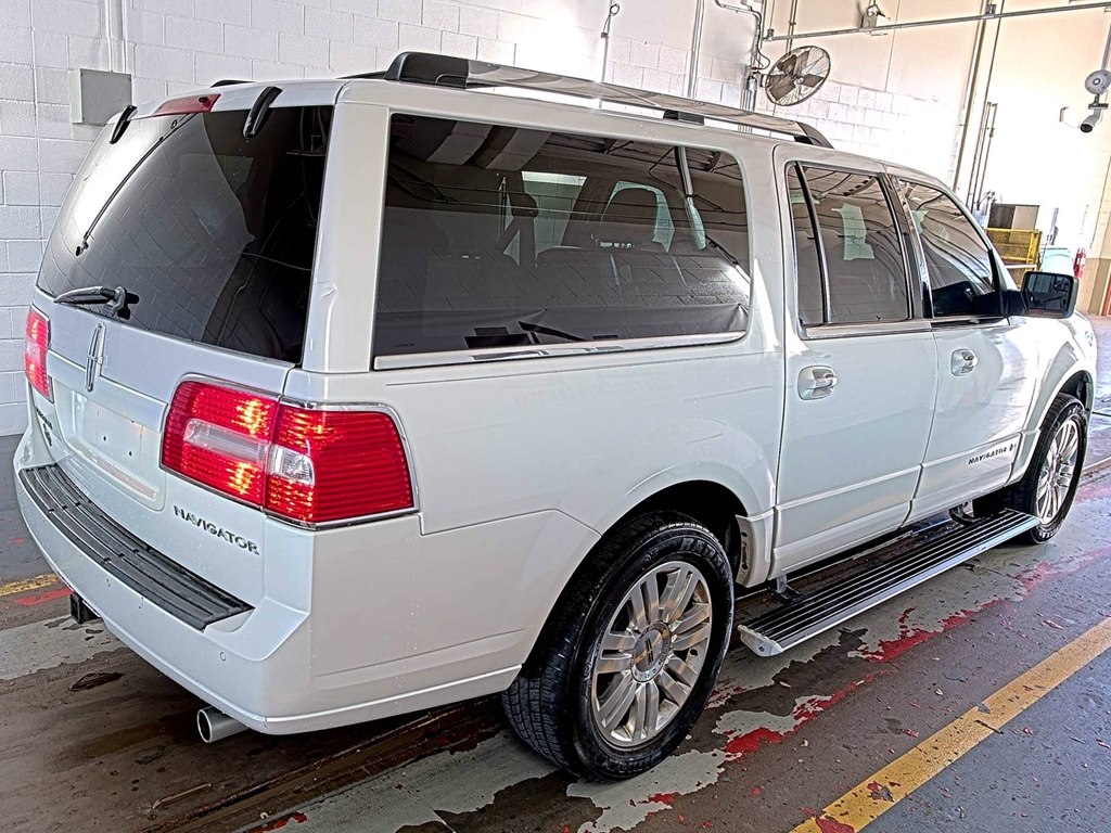 Lincoln Navigator L 2WD 2013