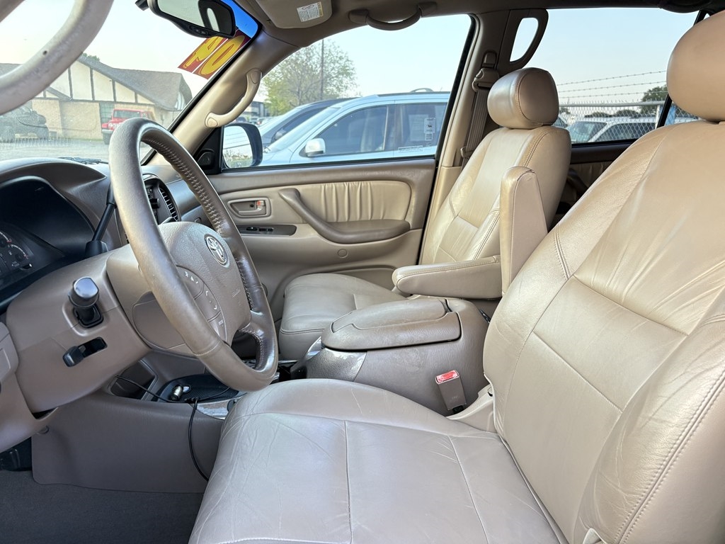 Toyota Sequoia Limited 2WD 2004