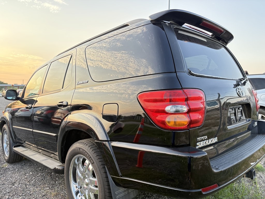 Toyota Sequoia Limited 2WD 2004