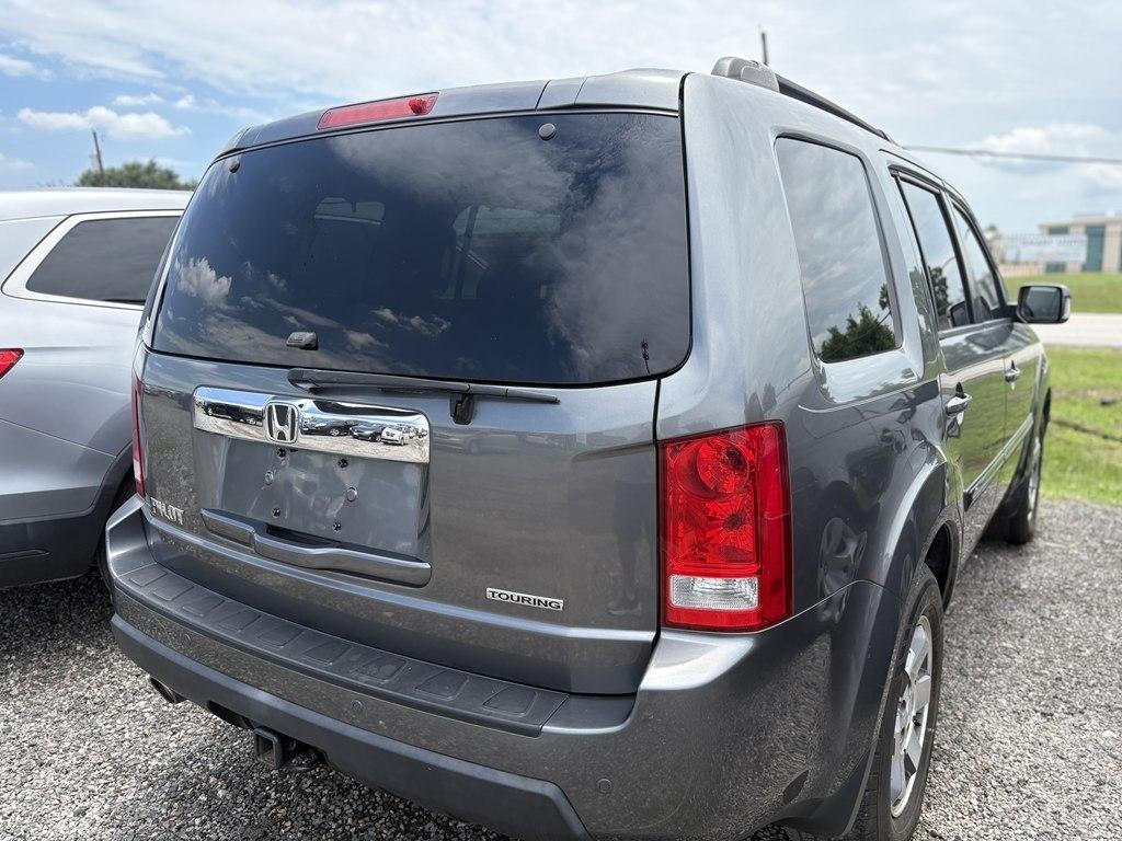 Honda Pilot Touring 2WD 5-Spd AT with DVD 2011